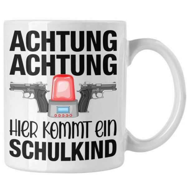 Trendation Tasse "Trendation - Einschulung Junge Achtung Schulkind Geschenk für Schultüte Füllung Tasse Schulstart 1. Schultag Schuleinführung Schulanfang Geschenkidee 2022"