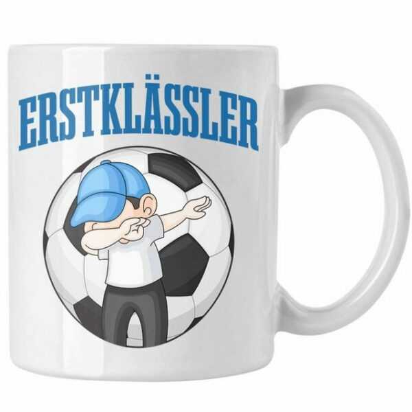 Trendation Tasse "Trendation - Einschulung Junge Geschenk für Schultüte Füllung Tasse Schulstart 1. Schultag Schuleinführung Schulanfang Geschenkidee Schulkind Jungs Fussball"